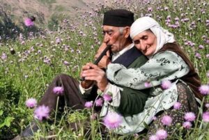 متن درباره پیری و میانسالی با جملات زیبای مفهومی