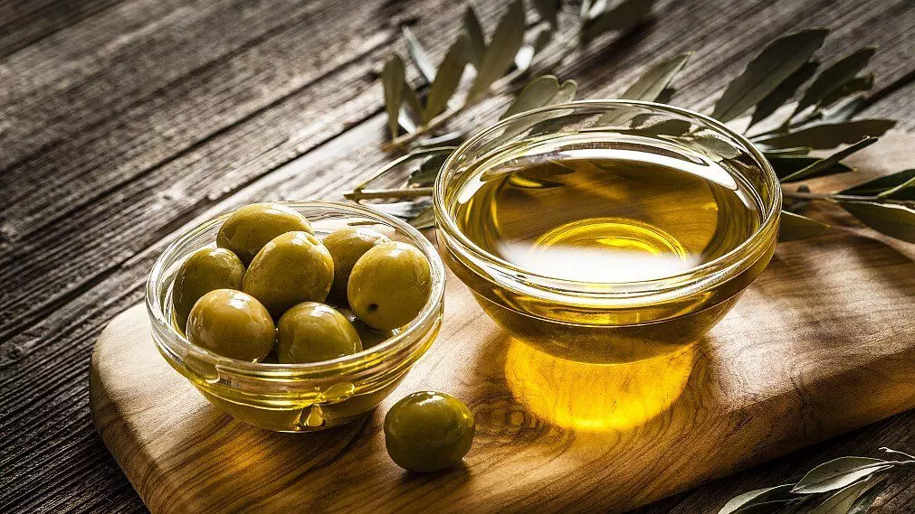 خواص روغن زیتون | فواید روغن زیتون برای سلامتی خواص روغن زیتون 1