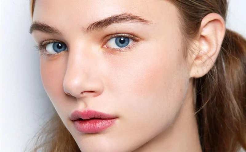 عوارض آرایش غلیظ؛ بلایایی که آرایش زیاد بر پوست صورت می آورد!