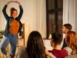 کلمات بازی پانتومیم یا دا بازی؛ آشنایی با بازی و نحوه این بازی جالب