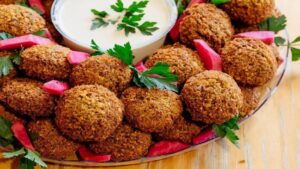 طرز تهیه ساندویچ فلافل خوشمزه مرحله به مرحله + نکات مهم آن