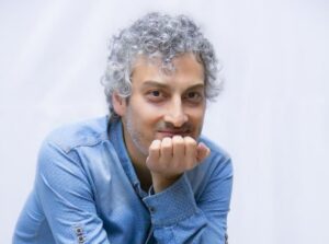 بیوگرافی ارژنگ امیرفضلی؛ درباره زندگی شخصی و کارهای هنری او