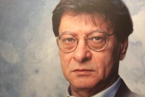 اشعار محمود درویش + اشعار بسیار مفهومی از این شاعر فلسطینی و تبعیدی اشعار محمود درویش + اشعار بسیار مفهومی از این شاعر فلسطینی و تبعیدی