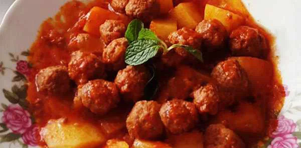 تاس کباب با گوشت قلقلی