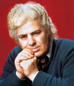 اشعار احمد شاملو + مجموعه شعرهای احساسی و زیبا از استاد شعر فارسی اشعار احمد شاملو + مجموعه شعرهای احساسی و زیبا از استاد شعر فارسی