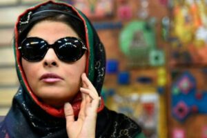 اشعار مریم حیدرزاده؛ گزیده ای از اشعار و دو بیتی عاشقانه این شاعر اشعار مریم حیدرزاده؛ گزیده ای از اشعار و دو بیتی عاشقانه این شاعر